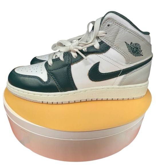 Nike Air Jordan Mid SE (GS) kids sneakers. White/Oxidized Green-Sail. Size 6Y. - Picture 3 of 12
